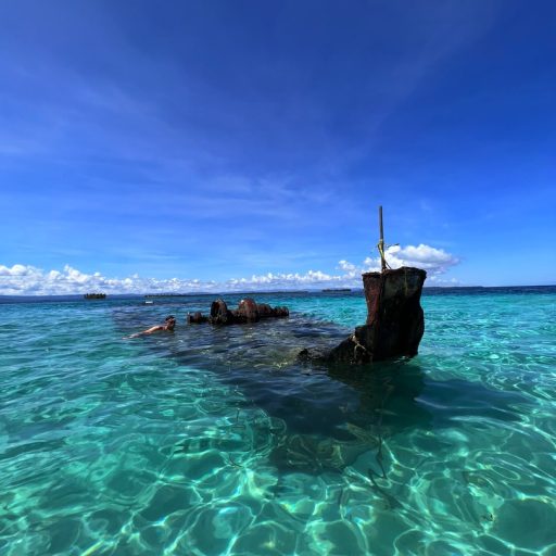 Day-Tour-Sunken-Ship-at-Perro-Chico-Island Day-Tour-Sunken-Ship-at-Perro-Chico-Island