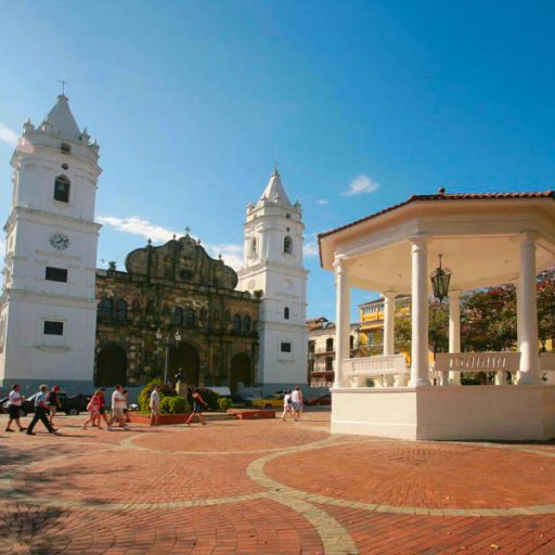plaza-de-la-independencia-3 plaza-de-la-independencia-3